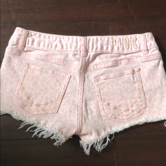 Shorts - Picture 2 of 3